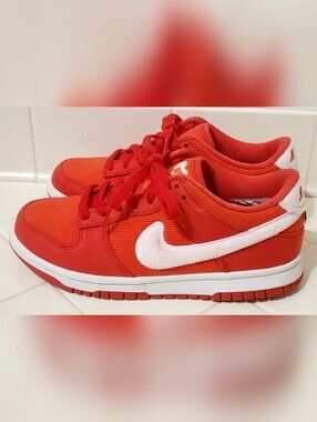 Nike Dunk Low Valentine's Day 2024 GS Size 5Y / Women's Size 6.5
